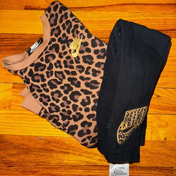 Nike Girls' Toddler Sportswear Leopard Crewneck Sweatshirt and Leggings Set - Picture 4 of 4